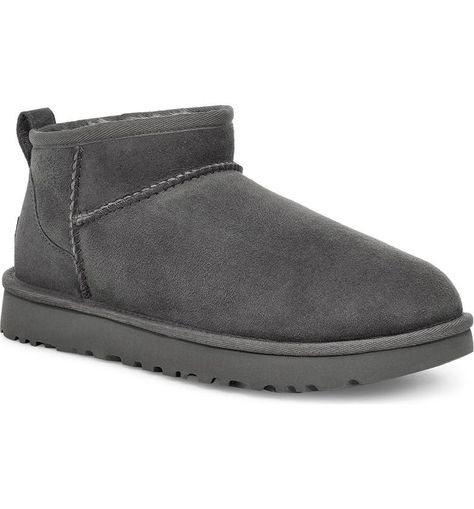 Classic Boots Woman, Grey Uggs, Ugg Ultra Mini, Classic Ugg Boots, Ugg Classic Ultra Mini, Mini Classic, Ugg Classic, Classic Boots, Womens Uggs