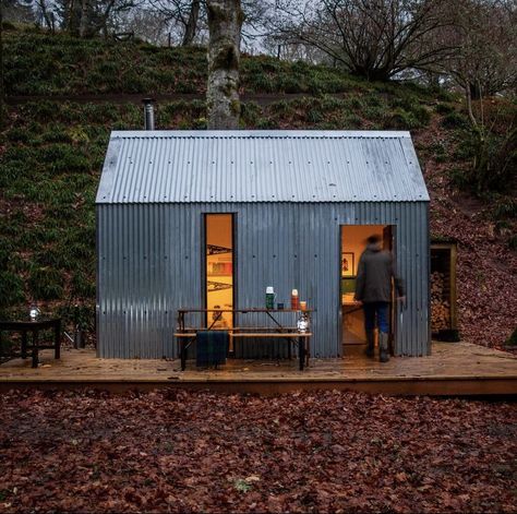 Scandi Architecture, River Cabin, Tiny House Cabin, Shipping Containers, Cabins And Cottages, Modern Holiday, Tiny House Design, Cabins In The Woods, Holiday Cottage