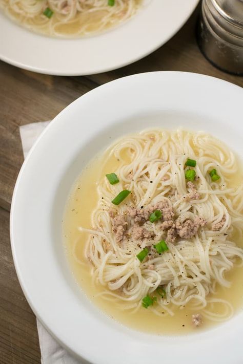 This misua soup with ground pork recipe is a comfort food for me. Misua, in Chinese culture, signifies long life. It is commonly serve during birthdays. Soup With Ground Pork, Misua Recipe, Ground Pork Recipe, Chicken Sotanghon, Chicken Sotanghon Soup, Sotanghon Soup, Asian Soups, Ground Pork Recipes, Soup Beans