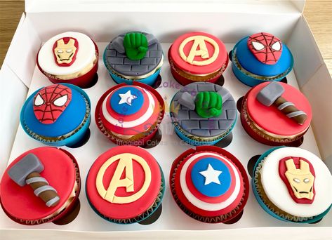 Cupcakes Avengers, Avengers Cupcakes, Marvel Cupcakes, Avenger Cupcakes, Superhero Cupcakes, Marvel Cake, Mini Donuts, Cupcake Designs, Boy Costumes