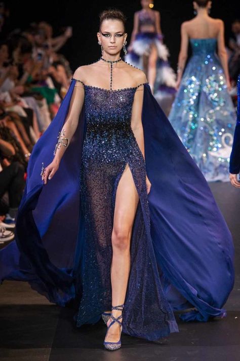 Georges Hobeika FW 2018 Couture - Infoimaxtree - 1 Walking Art, Fashion Outfits Korean, 2018 Runway, Korean Fashion Kpop, Fashion Kpop, Collection Couture, Amazing Dresses, Cocktail Outfit, Marine Uniform