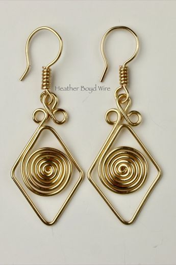 Wire Wrapped Jewelry Earrings, Jewellery Wire Wrapping, Earrings Wire Wrapped, Gold Wire Earrings Diy, Wire Working Jewelry, Wire Earrings Tutorial, Wire Earring Ideas, Diy Earrings Tutorial, Earring Design Ideas