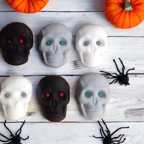 6 Black White Grey Edible Skulls Fondant Cake Cupcake Topper Halloween Birthday | eBay Halloween Fondant Toppers, Black Marshmallow Fondant, Halloween Skull Cupcakes, Halloween Geode Cake, Halloween Fondant Cake, Halloween Cupcake Toppers Fondant, Sugar Decorations For Cakes, Gem Cake, Halloween Cake Topper