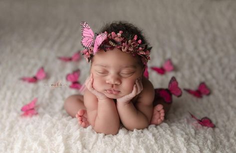 Newborn Instagram Pictures, Photo Shoot For Newborn, Cute Newborn Pictures, Butterfly Newborn Photography, Butterfly Newborn Photoshoot, Cute Newborn Baby Pics, Maternity Photography Butterflies, Newborn Spring Photography, Butterfly Newborn Pictures