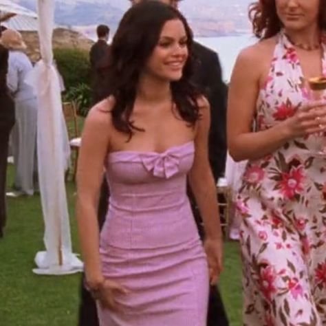 summer roberts | the o.c Summer The Oc, Summer Roberts, Marissa Cooper, Tv Clothes, 90s Inspired Outfits, Clueless Outfits, 2000s Outfits, The Best Outfits, Tv Show Outfits