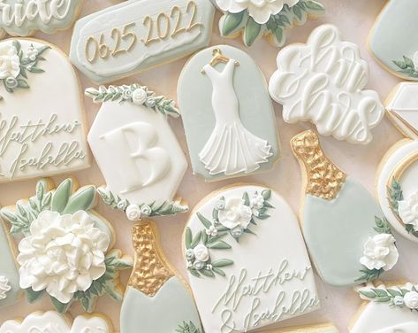 Wedding Cookies Decorated, Bride Cookies, Wedding Shower Cookies, Engagement Cookies, Bridal Cookies, Cookies Wedding, Bridal Shower Inspo, Bridal Shower Planning, White Bridal Shower