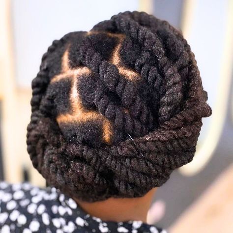 Flawless Afro Hair Ideas for Women Natural Hairstyles For Winter, Twists Natural Hairstyles, Chunky Twist Out, Hairstyles For Winter, Natural Hair Box Braids, Two Strand Twist Hairstyles, Mini Twists Natural Hair, Twisted Bangs, Chunky Twists