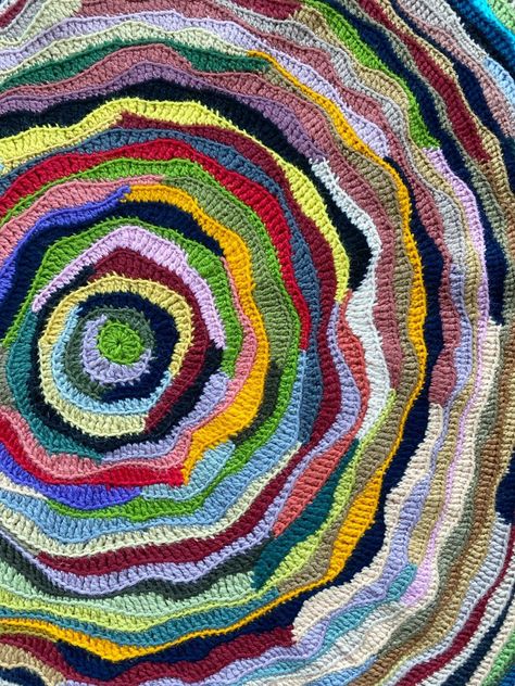 Scrap Rug, Abstract Crochet, Crochet Socks Tutorial, Quick Crochet Projects, Hippie Crochet, Easy Patterns, Crochet Fairy, Crochet Carpet, Crochet Blanket Designs