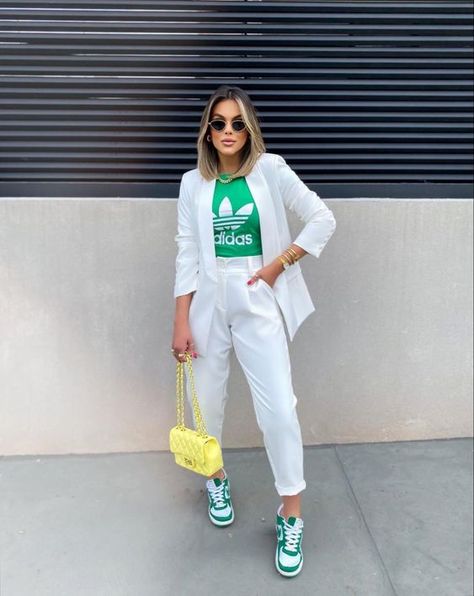 Jordan Verdes, Stylish Office Outfits Women, Stylish Office Outfits, Looks Adidas, Blazer Outfits For Women, Office Outfits Women, Outfit Mujer, Outfits For Women, Fashion Mistakes