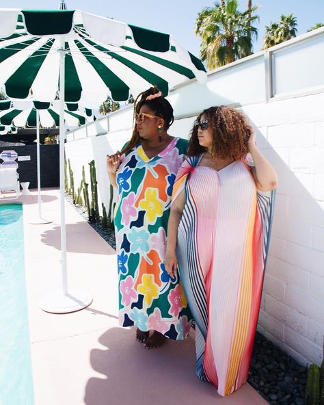 Gabi and I are happy to welcome you into caftan season 💋 with @gabifresh 📷 @ju_wels #xoq #andigetdressed #palmsprings #onvacation… Palm Springs Plus Size Outfits, Cute Spring Break Outfits, Kellie Brown, Spring Outfits Korea, Spring Break Dress, Palm Springs Outfit, Fashion 23, Spring Break Outfit, Curvy Style