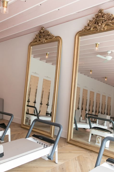 Day Trip: Paris Pilates / via Oh Joy! At Home Pilates Room, Cute Pilates Studio, Pilates Room Design, Aesthetic Pilates Studio, Pilates Room In Home, Home Pilates Room, Pilates Home Studio, Pilates Studio Aesthetic, Fitness Interior Design