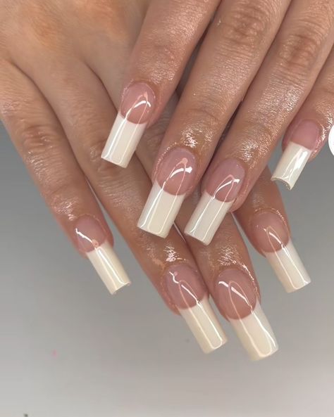 Low French Tip Nails, 90s French Tip, Y2k French Tip Nails, 90s French Tip Nails, Short Nail Art, Wife Nails, 90s Nails, French Tip Acrylic Nails, Really Cute Nails