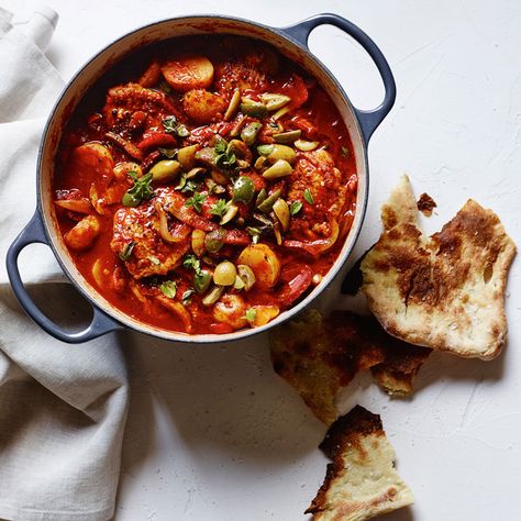 Using cured chorizo and manzanilla olives puts a Spanish twist on this chicken and chorizo stew. If you can't find manzanillas, any green olive will do. Holiday Potatoes, Chicken Chorizo Stew, Chorizo Stew, Chicken And Chorizo, Spanish Chicken, Chicken Chorizo, Chorizo Recipes, Oven Chicken, Braised Chicken