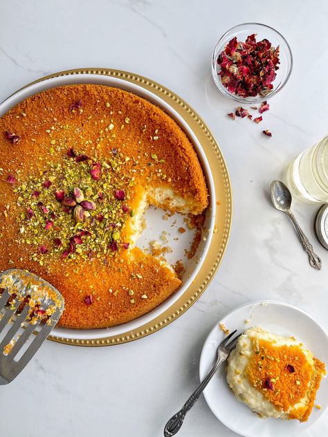 Knafeh with Ashta Knafeh Aesthetic, Qatayef Photography, Kunafa Photography, Kunafa Dish, Arabic Sweets Photography, Arabic Dessert Recipes, Middle East Food Photography, Lebanese Ashta Recipe, Knafeh Recipe