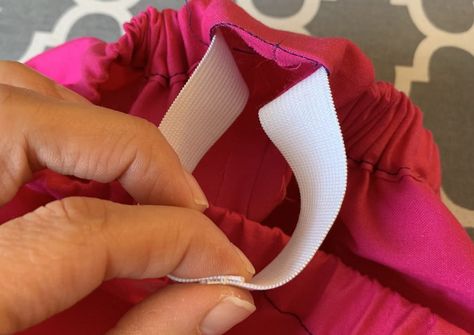 How to Sew Elastic by Hand: It's Easier Than You Thought! Sew Elastic Waistband, Elastic Waistband Tutorial, Sewing Area, Diy Elastic, Serger Thread, Sewing Elastic, Top Sewing, Patterns Fabric, Altering Clothes