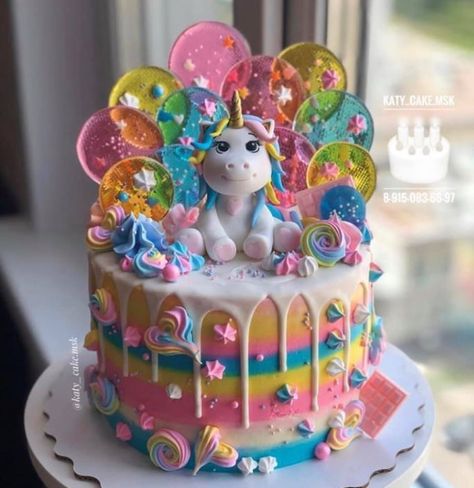 Unicorn Cake Design, Little Mermaid Cupcakes, Construction Birthday Party Food, Unicorn Birthday Party Cake, Lolly Cake, Mermaid Cupcakes, Surprise Cake, Unicorn Birthday Cake, Cake Decorating Frosting