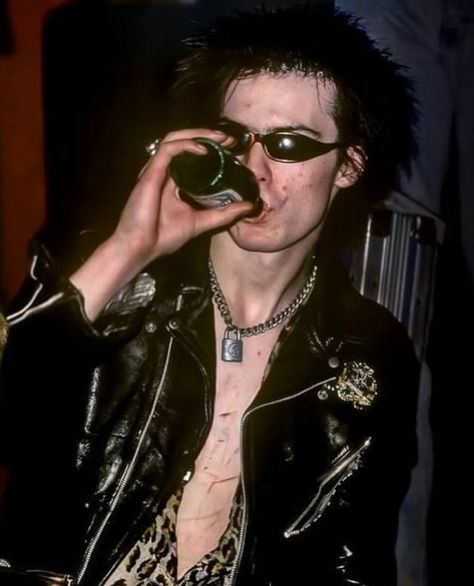 Sid Vicious Nancy, Eyes Picture, Nancy Spungen, Rockstar Fashion, Johnny Rotten, Siouxsie Sioux, Sid Vicious, British Music, Punk Scene