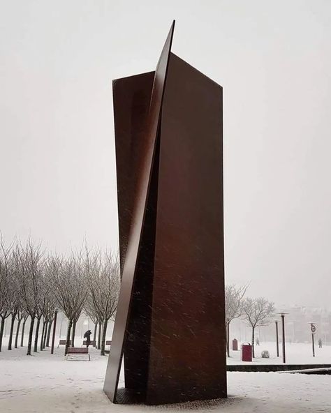 Richard Serra Sculpture, Oak House, Richard Serra, Entryway Hallway, Art Minimaliste, Art Appreciation, Minimal Art, Land Art, Abstract Sculpture