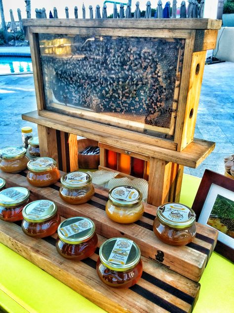 Honey Bee Display & Bee Keeper Presentation Honey Vendor Booth, Honey Stand Display, Honey Storage Ideas, Honey Display Stand, Honey Farmers Market Display, Honey Booth Display Ideas, Honey Shop Design, Honey Display, Honey Liquor