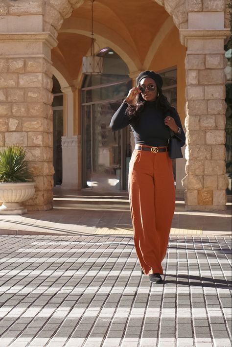 Baret Hat Outfit, Glasses Black Women, Beret Hat Outfit, Gucci Belt Outfit, Outfit Dark, Germany Fashion, Gg Belt, Outfit Classy, Winter Attire