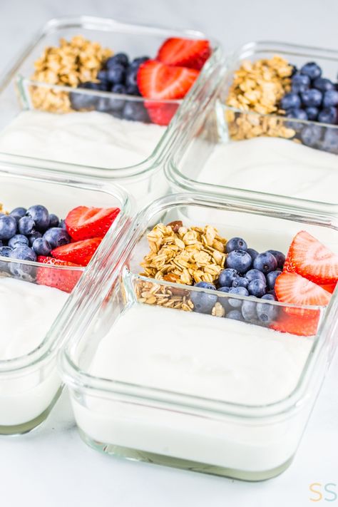 Prepping Essentials, Best Meal Prep Containers, Breakfast Parfait, Prep Breakfast, Parfait Breakfast, Vegetarian Meal Prep, Breakfast Prep, Breakfast Meal, Meal Prep Containers