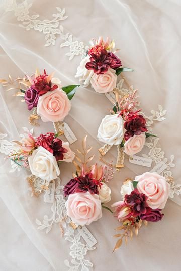 Weddings Country, Blush Wedding Decor, Wrist Corsages, Handmade Bouquets, Hand Flowers, Country Weddings, Vintage Weddings, Flower Corsage, Vintage Wedding Decorations