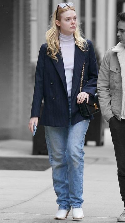 Elle Fanning Casual Style, Elle Fanning Aesthetic, Elle Fanning Outfits, Elle Fanning Street Style, Elle Fanning Style, Americana Fashion, Fashion Business Casual, Hadid Style, Elle Fanning