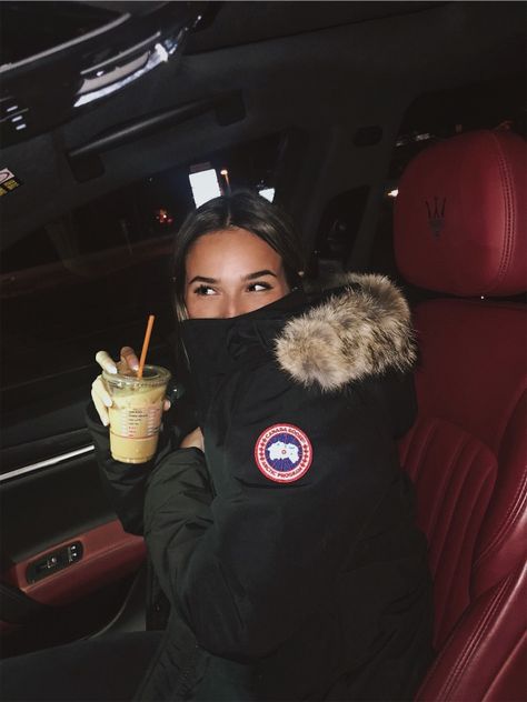 VSCO - insta: @dijellz  | dijellza Canada Goose Women Outfits, Canada Goose Outfit, Canada Goose Jacket, Winter Coat Outfits, Canada Goose Women, Autumn Fits, Trendy Fashion Outfits, Dream Girl, Modern Gentleman