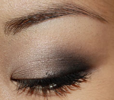 smoky eye for small eyelids  I really didn't realize I had small lids until I saw this and then it all made sense.  I have tiny lids. Small Eyelid Makeup, Small Eyelids, Asian Makeup Before And After, Nars Eyeshadow, Makeup Skills, Small Eyes, Eyeshadow Ideas, Makeup Before And After, Face Time