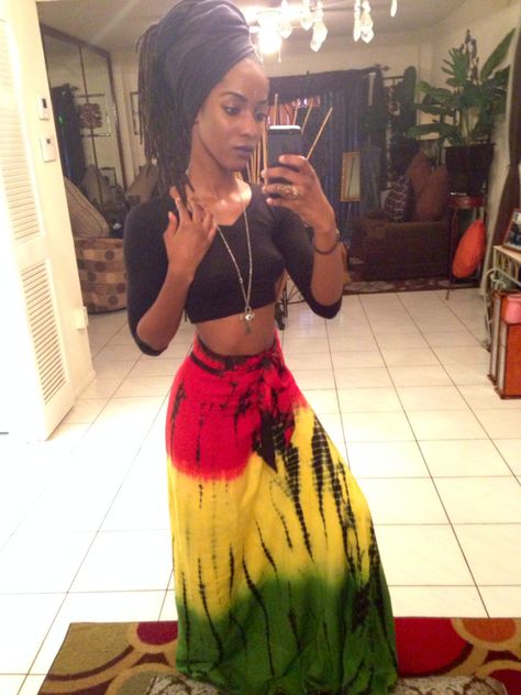 Rasta Outfit Women, Reggae Outfit Women, Jamaican Outfits For Women, Rasta Outfit, Jamaican Outfits, Reggae Outfit, Outfit Women Aesthetic, Loc Selfies, Black Foto