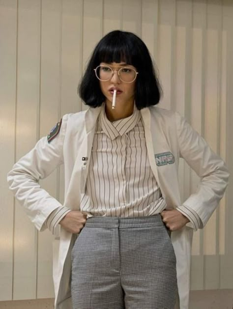 Dr. Azumi Fujita (Sonoya Mizuno) from Netflix’s MANIAC (2018) Women Scientists, Ex Machina, Costume Halloween, Costume Design, Serie Tv, Style Icons, Beautiful People, Outfit Of The Day, Women's Blazer