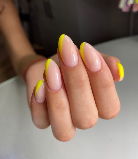 Yellow Tip Nails, Coolest Nails, Yellow Nail Designs, Yellow Nail Art, Yellow Nails Design, Yellow Nail, Glittery Nails, Cute Spring Nails, Her Nails