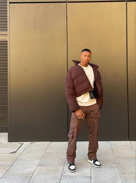 Outfits For Black Men, Brown Puffer Jacket Outfit, Brown Dunks, Dunks Jordan, Black Men's Fashion, Jordan Aesthetic, Men's Winter Fashion, Dunks Outfit, Sweater Outfits Men