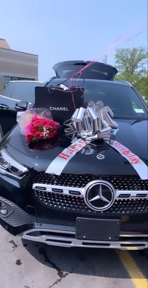 Chanel Birthday, Life Goals Future, Dream Cars Mercedes, Girly Car, Dream Cars Jeep, Car Goals, Luxury Lifestyle Dreams, Classy Cars, Best Luxury Cars