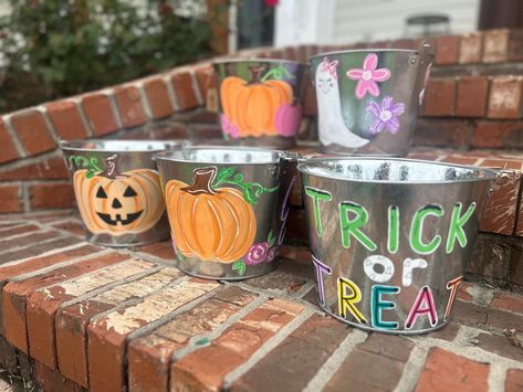 Hand painted halloween buckets made to order just for your little one to love! Since this item is hand painted, each hat is one of a kind!! Painted Halloween Buckets, Hand Painted Halloween, Halloween Buckets, Halloween Sweets, Halloween Candy Bags, Blue Springs, Candy Bags, Halloween Candy, Painting Tips