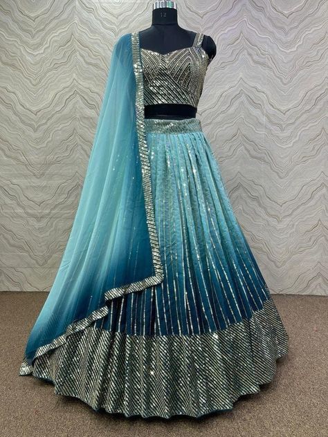 Botas Outfit, Top Lehenga, Lehenga Choli Designs, Lehenga Designs Simple, Party Wear Lehenga Choli, Dresses Traditional, Blue Lehenga, Indian Lehenga, Designer Lehenga