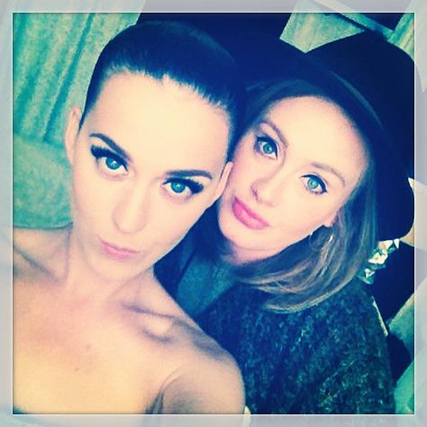 Pin for Later: The 17 Most Important Selfies of 2014 The Pop Diva Selfie Music worlds collided when Katy Perry shared this selfie with Adele. 2014 Celebrities, Prismatic World Tour, Adele Weight, Celebrity Selfies, Famous Kids, Star Of The Day, Female Singers, Dark Horse, Katy Perry