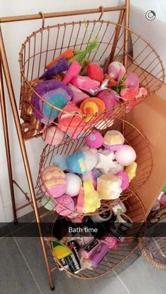 Bath Bomb Storage, Lush Diy, Shower Bomb, Aesthetic Bath, Lush Products, Lush Bath, Bomb Recipes, Beauty Storage