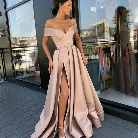 Pink Satin Prom Dress, Foral Dress, Prom 2020, Prom Dress Ideas, Prom Outfits, Satin Prom Dress, Grad Dresses, Pleated Maxi Dress, Multicolor Dress