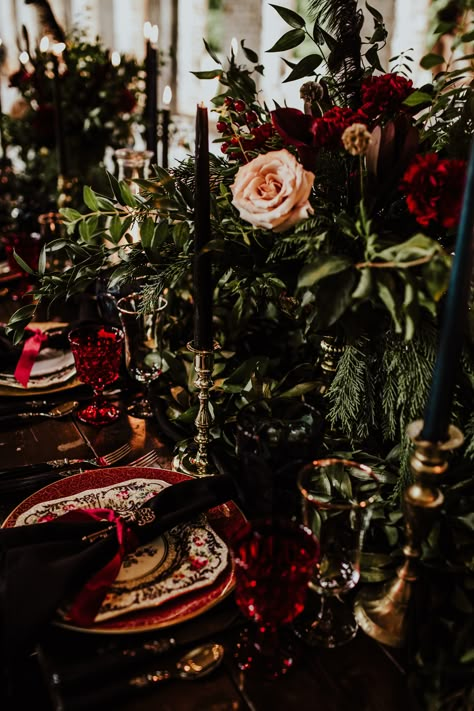 Persephone And Hades Wedding, Persephone Wedding, Gothic Italian, Dark Romantic Wedding, Clue Party, Whimsical Party, Dark Wedding Theme, Raindrops And Roses, Table Setting Inspiration