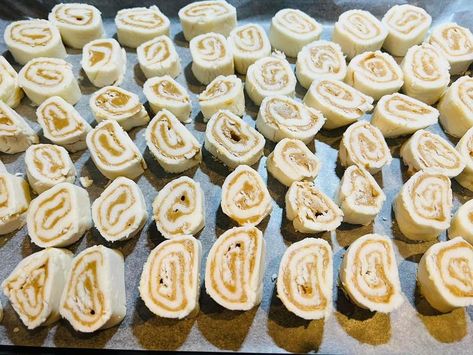 Peanut Butter Rolls Recipe, Peanut Butter Roll Candy, Creamsicle Fudge Recipe, Homemade Coconut Cake Recipe, Butter Roll Recipe, Easy Homemade Biscuits, Potato Candy, Butter Roll, Low Acid Recipes