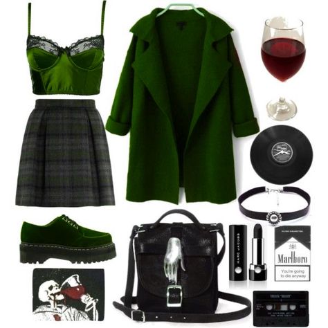 Snake Inspired Outfits, Slytherin Princess Aesthetic, Slytherin Clothes Aesthetic, Slytherin Party Outfit, Slytherin Outfits Aesthetic, Slytherin Lookbook, Slytherin Dresses, Slytherin Inspired Outfits, Slytherin Squad