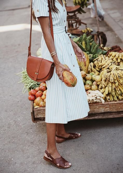 Mama Style, Brown Leather Sandals, Solid & Striped, Midi Shirt Dress, Summer Outfit Ideas, Spring Wardrobe, Spring Style, Summer Holiday, Spring Summer Outfits