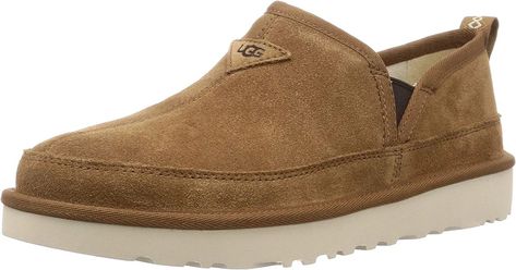 -Suede upper -7mm UGGpure wool insole -Treadlite by UGG outsole for comfort -Twin gore Rear pull tab -Textile lining Men In Uggs, Trendy Slippers, Mens Ugg Slippers, Warm Shoes, Ugg Slippers, Sheepskin Boots, Mens Uggs, Classic Boots, House Shoes