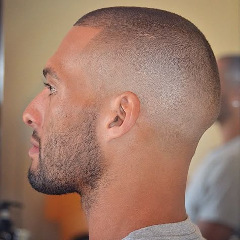 Mens Wavy Haircuts, Buzz Cut With Beard, Buzz Cut For Men, Very Short Hair Men, Mens Haircuts Straight Hair, Men Fade Haircut Short, Trendy Mens Hairstyles, Mens Medium Length Hairstyles, Short Fade Haircut