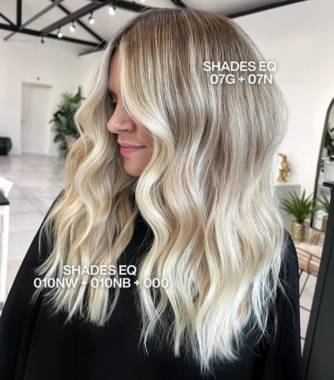 Redken | When the melt is like butter 🙌. For this lived in blonde, #RedkenPartner @tialambourn_hair uses Shades EQ 07G + 07N in Zone 1, finishing… | Instagram Bright Blonde Redken Shades Formula, Bright Blonde Redken Formula, Warm Blonde Formula, Redken Shades Eq Formulas Blondes, Shades Eq Formulas, Blonde Formulas, Shades Formulas, Hair Toning, Redken Blonde