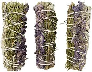 Sage bundle: sage removes negativity, while the lavender restores and invites positivity Cleansing Negative Energy, Sage Smudge Sticks, Cleansing Energy, Red Sage, House Cleansing, Smudge Kit, Feng Shui Items, Rosemary Lavender, Black Sage