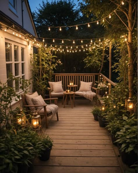 Cosy Patio Ideas, Cosy Garden Corner, Cosy Outdoor Seating Area Winter, Garden Cosy Corner Patio, Cosy Garden Ideas, Small Garden Features, Festoon Lights Courtyard, Garden With Fairy Lights Night, Small Garden Uk