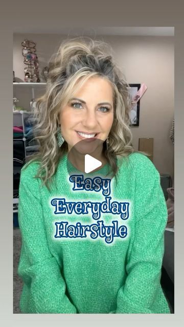 Suzy Turner 🔆 Makeup • Skincare • Hair 🔆 on Instagram: "Simple, easy hairstyle for everyday. Just a simple elastic is all you need and it doesn’t have to be perfect. Imperfection adds character 😉 #hair #hairtutorial #easyhairstyles #wavyhair #simplehairstyles #hairtips #seintartist #hairgoals #hairstyles" Deep Waver Hair Hairstyles, Scrunch Hairstyles, Everyday Easy Hairstyles, Scrunched Hairstyles, Simple Hairstyles For Daily Routine, Subtle Waves Hair Tutorial, Slightly Wavy Hair Routine, Curly Hair Middle Part, Wavy Hair Routine No Diffuser