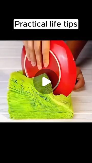 Cool Food Hacks, Life Hacks Videos, Kitchen Hacks Diy, Magnetic Spice Tins, Diy Kitchen Hacks, Kitchen Life Hacks, Creative Kitchen Gadgets, Easy Diy Hacks, Kitchen Help